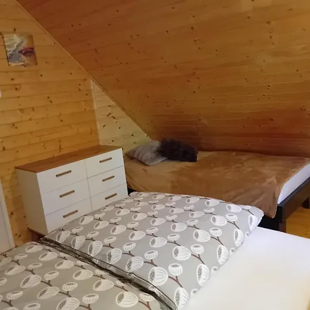 בקתה Black & White - Honey *