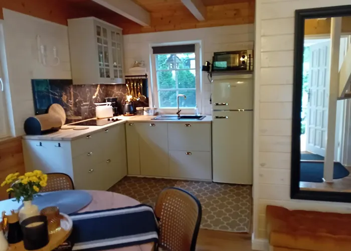 Black & White - Honey シャレー コウチェボ