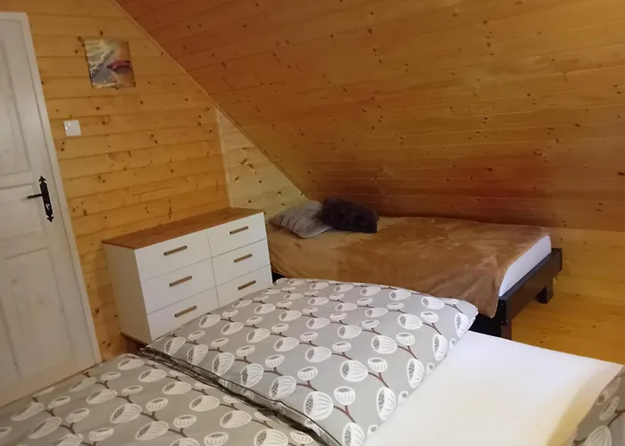 Chalet Black & White - Honey *